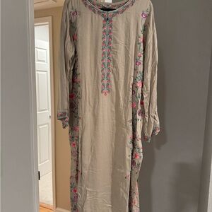 Floral Embroidered Long Sleeve Kurta